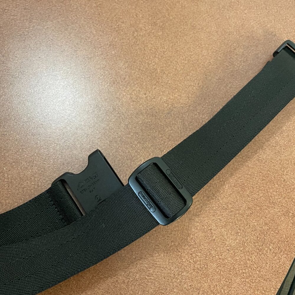 LeSportsac Belt Bag Waist Bag Fanny Pack - Picture 8 of 8